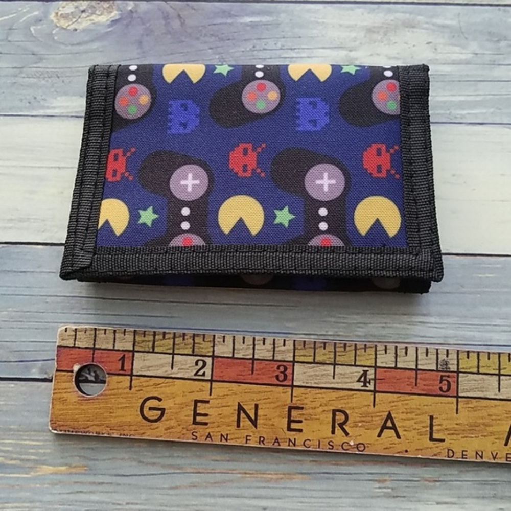 Gamers retro Pac-Man velcro trifold wallet - Picture 7 of 7